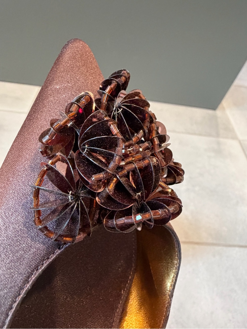 Nina Brown Satin Pointed-Toe Floral Beaded Women's Pumps 7.5 NWOT - Picture 15 of 17